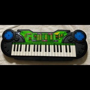 Toy electric piano